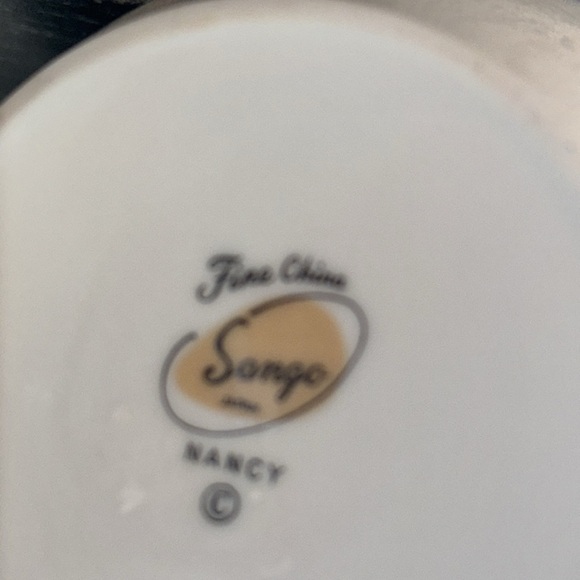 Vintage Teapot and Lid Design by Sango - Picture 2 of 3